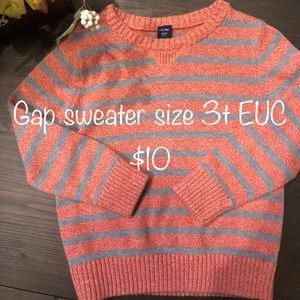 Gap sweater